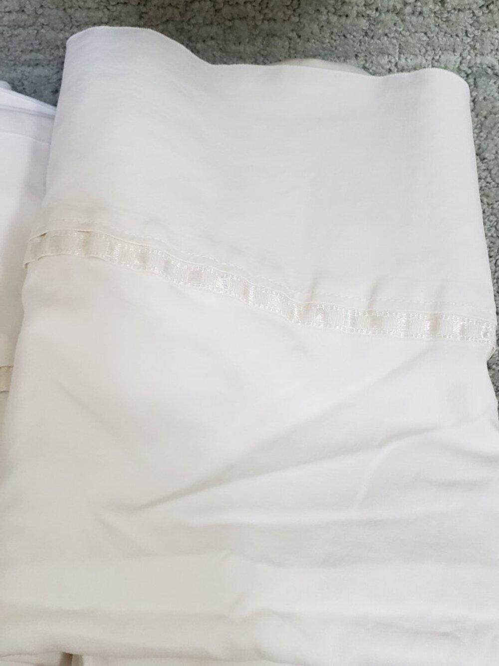 King fitted sheet and 4 pillowcases - Picture 2 of 3